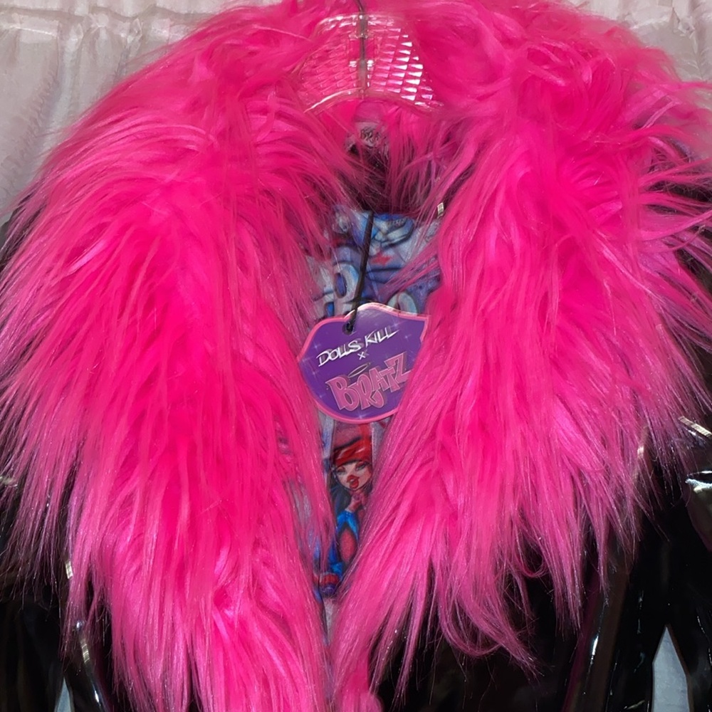 Dolls Kill Bratz Diva Life Patent Faux Fur Coat NWT - Picture 3 of 5